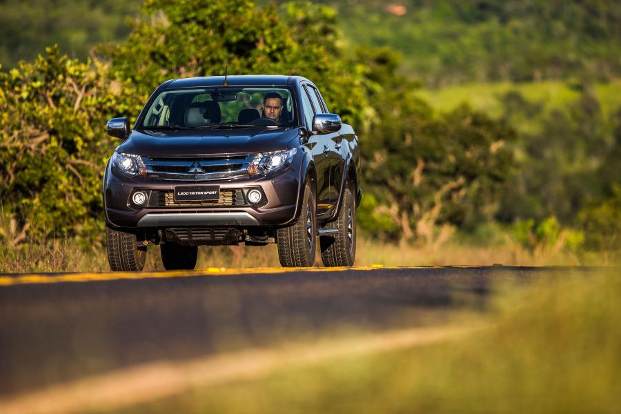  Mitsubishi L200 Triton Sport HPE-S 2018 года  (LA) (фото 15 из 33)